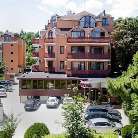 Отель Royal 3*