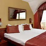 Royal 3*