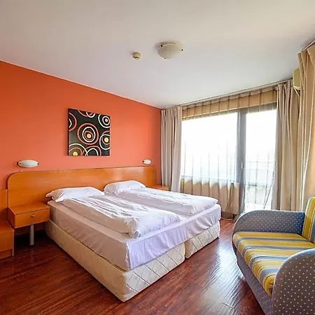 Royal Hotel 3*